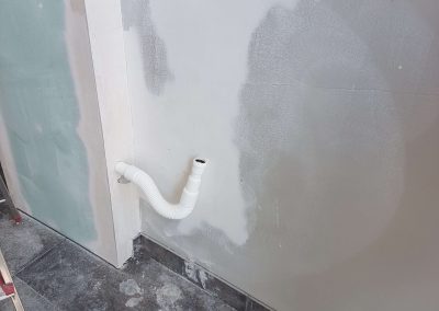 Kanalizacja do zabudowy, wykorzystana przy nawadnianiu ogrodu wertykalnego