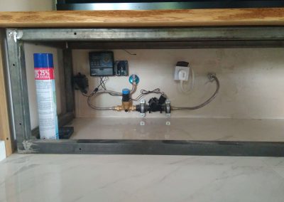 Example of a mounted control system for an indoor vertical garden